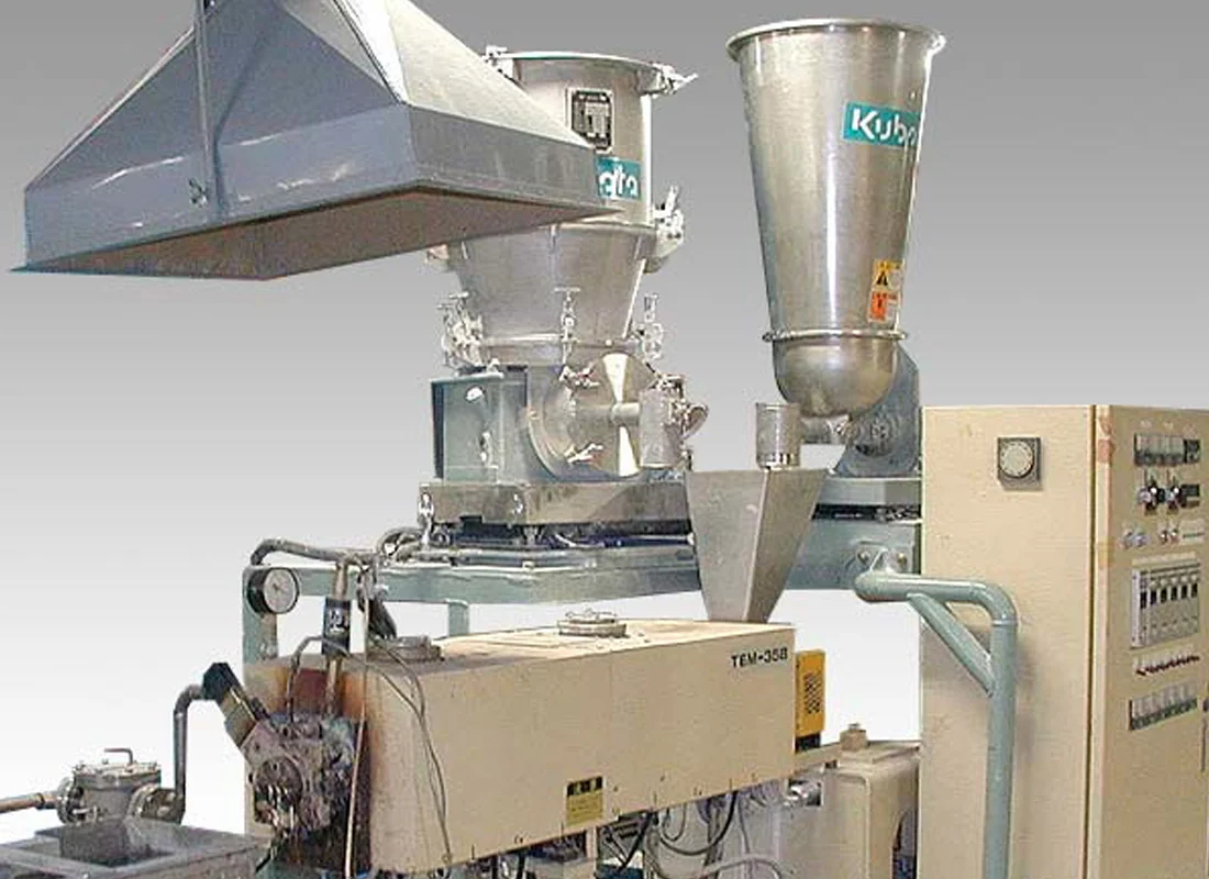 白石グループが提供するカスタムコンパウンド/マスターバッチ製造用設備